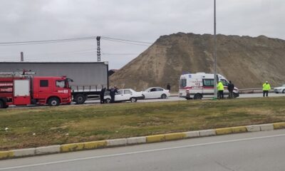 ÜZÜCÜ KAZADA 2 KİŞİ YARALANDI