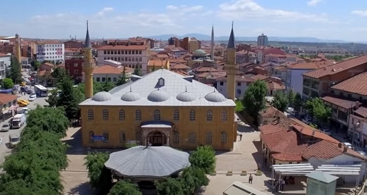 HATİMLE 8 CAMİDE TERAVİH KILINACAK