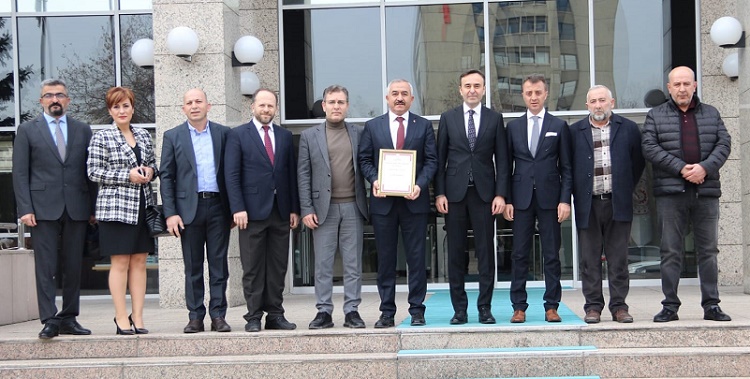 ALACA’NIN MOR SOĞANI TESCİLLENDİ