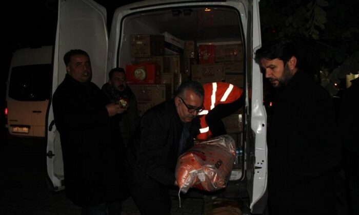 50 BİN PAKET HAZIR YEMEK GÖNDERDİ