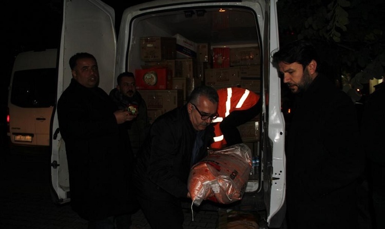 50 BİN PAKET HAZIR YEMEK GÖNDERDİ