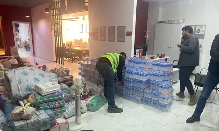 MHP İLÇELERDE YARDIM KAMPANYASI BAŞLATTI