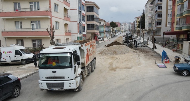 HÜYÜK CADDESİNDE ÇALIŞMALAR BAŞLADI