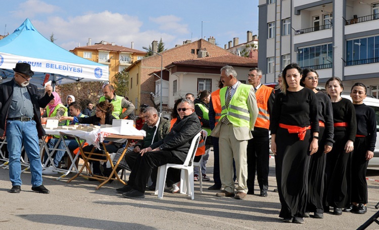 KURTULUŞ LOKMASINA YOĞUN KATILIM