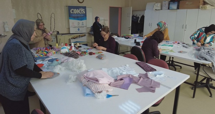 OYUNCAK İLE YÜZLERİNİ GÜLDÜRECEKLER