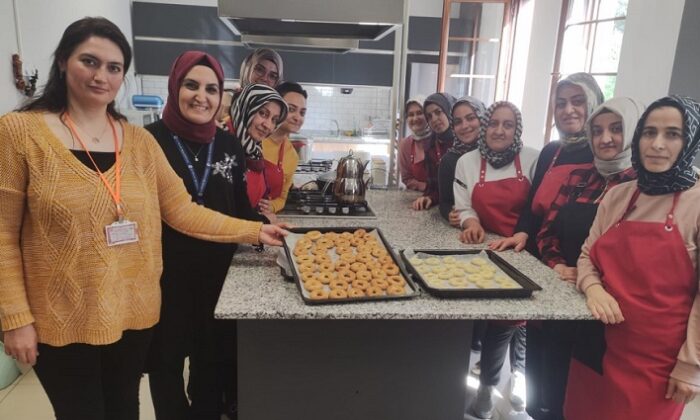 KADIN KURSİYERLER ONLARI UNUTMADI