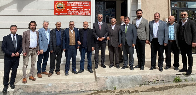 EMEKLİLERE TOKİ EVLERİ TESLİM EDİLECEK