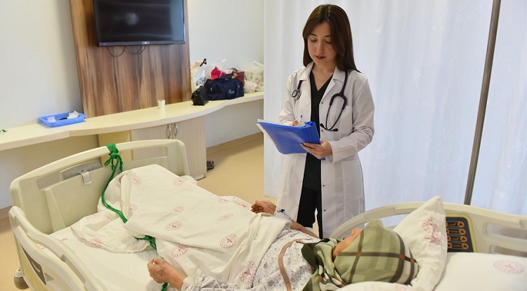 77 İNTÖRN DOKTOR GELİYOR