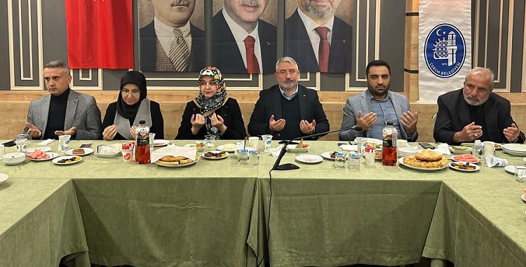 AŞGIN MUHTARLARLA İFTARDA BULUŞTU