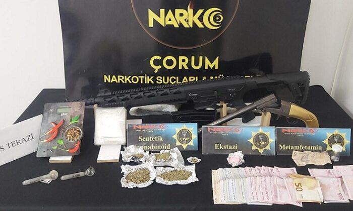 NARKOTİK OPERASYONUNDA YAKALANDI