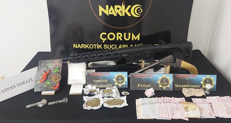 NARKOTİK OPERASYONUNDA YAKALANDI