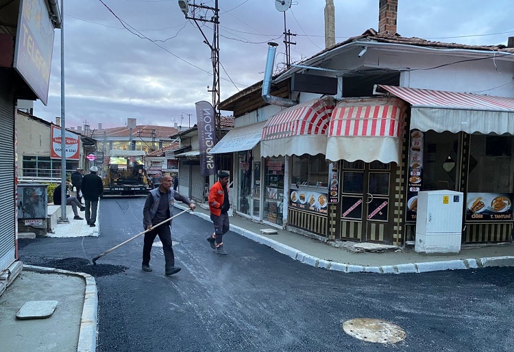 HAMİT CAMİ SOKAK ASFALTLANDI