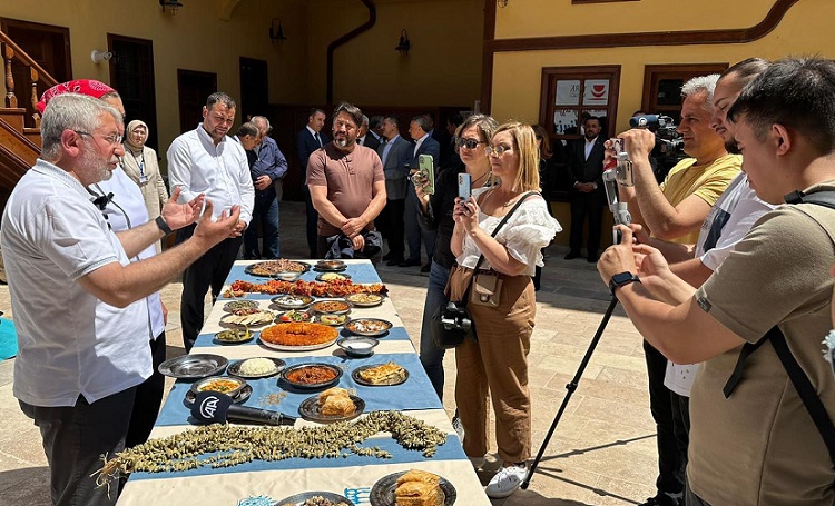 ÇORUM MUTFAĞINA HAYRAN KALDILAR