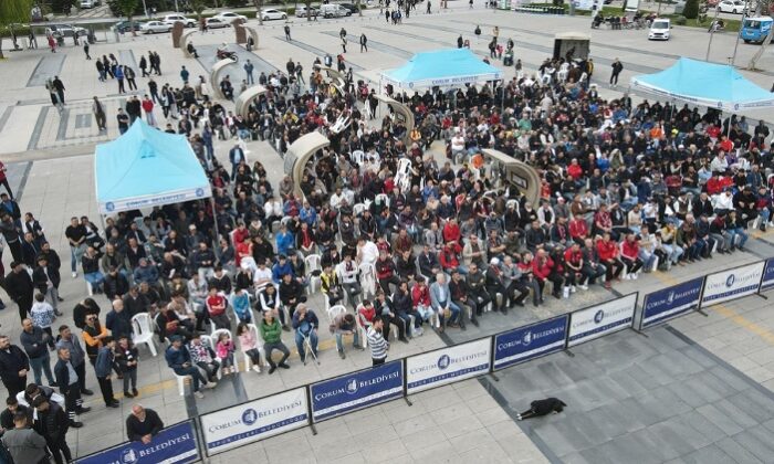 TARAFTAR MAÇI DEV EKRANDAN İZLEDİ
