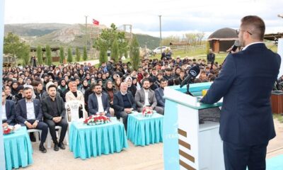 TÜGVA BAŞKANI GENÇLİK BULUŞMASINDA