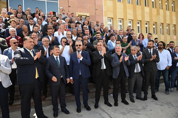 AK PARTİLİ VEKİLLER MAZBATALARINI ALDI