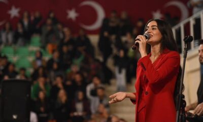 ELİF BUSE DOĞAN RÜZGARI ESTİ