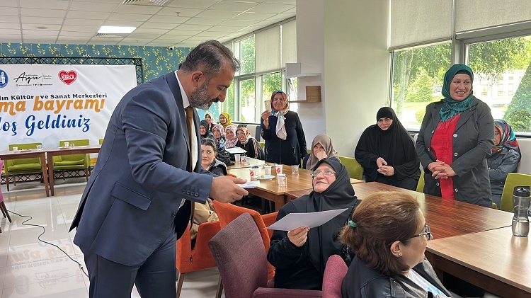 KURSLARDA OKUMA YAZMA ÖĞRENDİLER