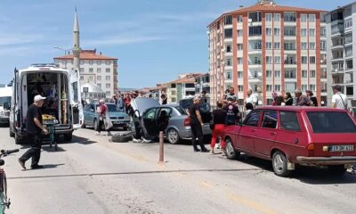 ZİNCİRLEME KAZADA 6 KİŞİ YARALANDI