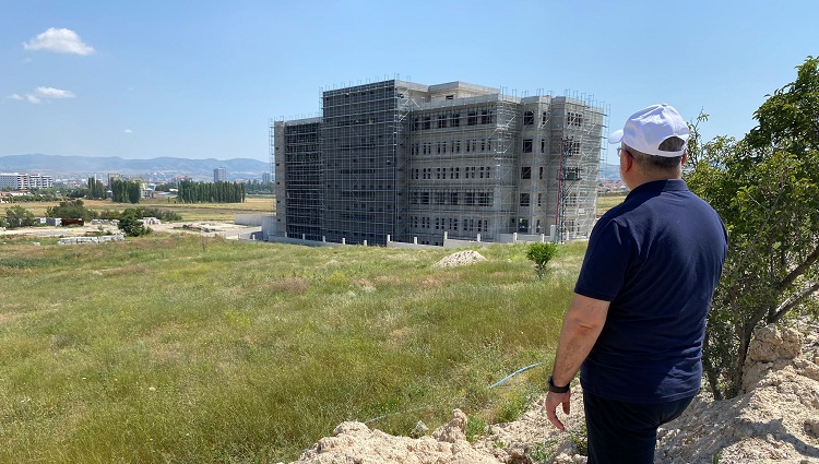 DİŞ HASTANESİ ETRAFI DÜZENLENİYOR