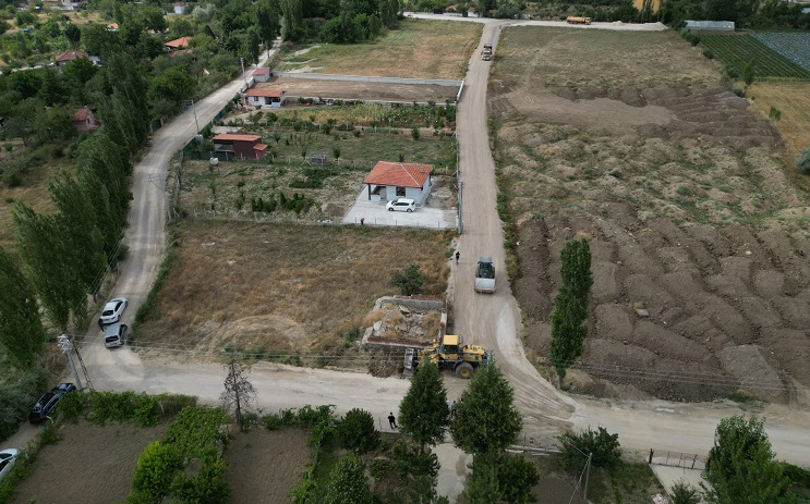 BAĞ YOLLARINDA HUMMALI ÇALIŞMA