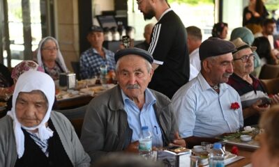 GÜNGÖRMÜŞLERLE KAHVALTI YAPTI
