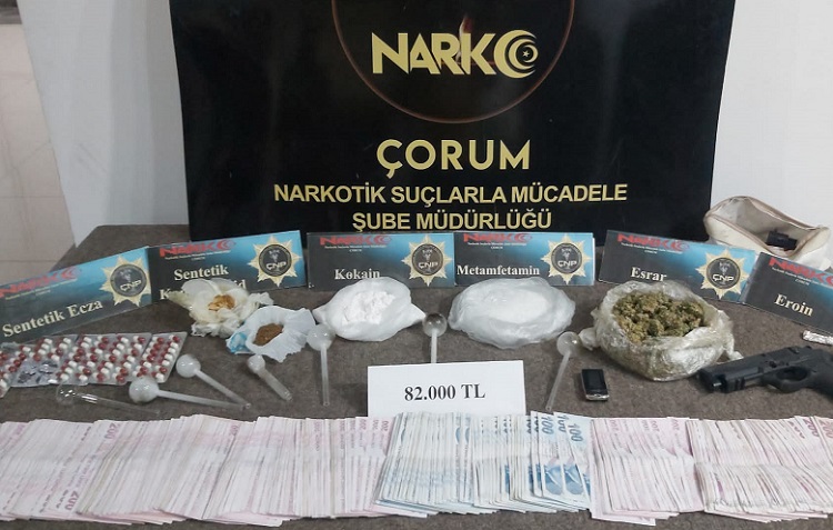 POLİSTEN UYUŞTURUCU OPERASYONU!