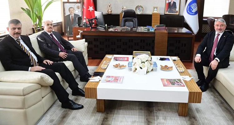 BAŞKAN ÇİFTÇİ VE DAĞLI’YI TEBRİK ETTİ