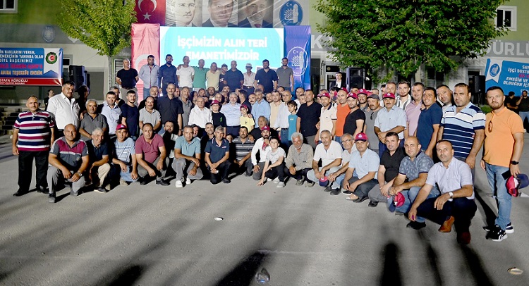 İŞÇİLERDEN YOĞUN SEVGİ GÖSTERİSİ