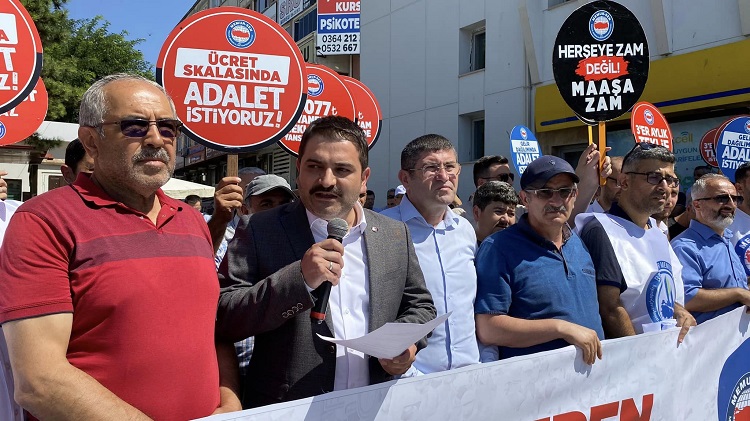 ÇORUM’DA MEMURLAR EYLEM YAPTI!