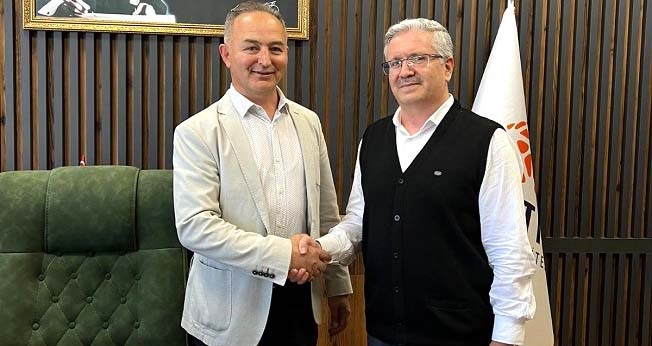 İLAHİYAT FAKÜLTESİNE YENİ DEKAN