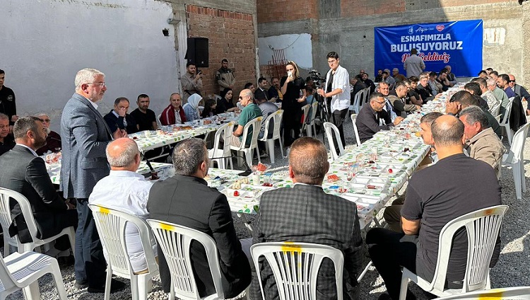 ESNAF İLE KAHVALTIDA BULUŞTU