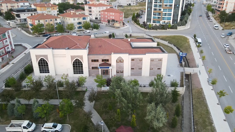 USTA ÖĞRETİCİ YETİŞTİRECEK
