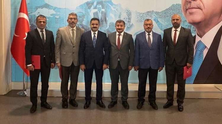 AK PARTİ’DE 3 İLÇE BAŞKANI DEĞİŞTİ