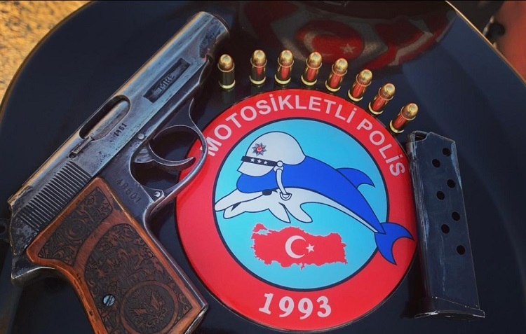 ÇOK SAYIDA SİLAH ELE GEÇİRİLDİ
