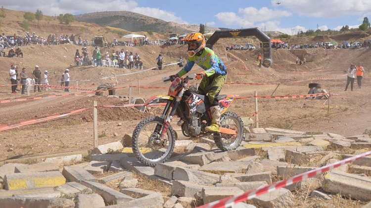 ENDURO FESTİVALİ NEFES KESTİ
