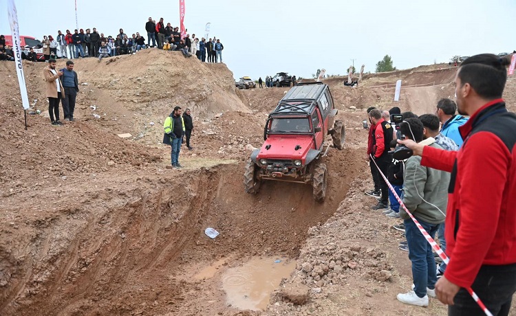 OFF-ROAD TUTKUNLARI ÇORUM’DA BULUŞTU
