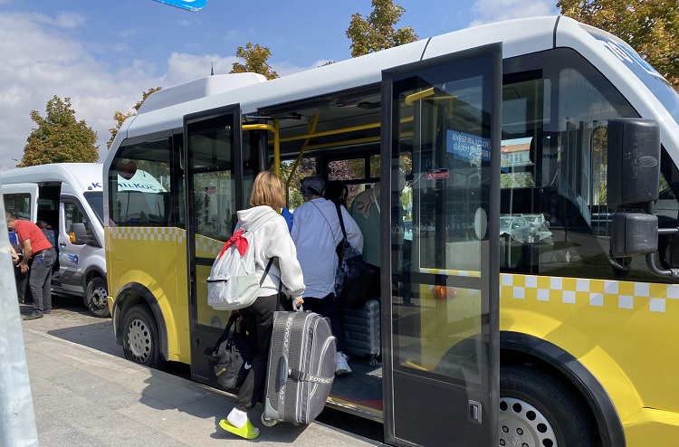 ÖĞRENCİLERE ÜCRETSİZ ULAŞIM HİZMETİ