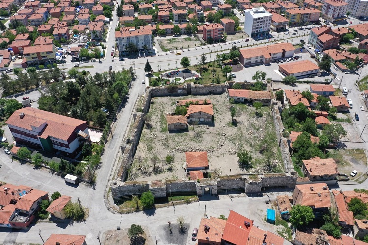 KALE’NİN RESTORASYON İHALESİ YAPILDI