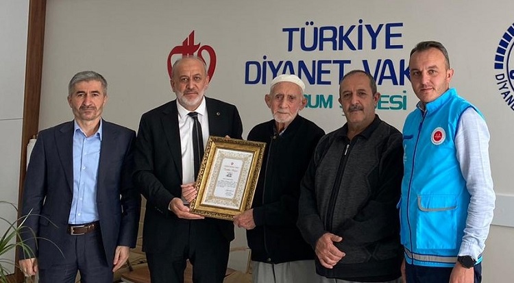 KUR’AN KURSUNA BÜYÜK BAĞIŞ