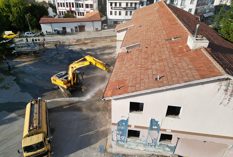 ŞEHRİN TIKALI BİR DAMARI DAHA AÇILIYOR