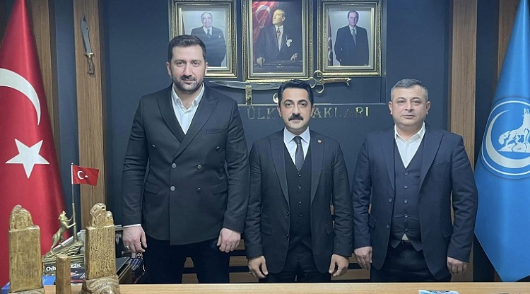 ESKİ BAŞKANLAR SİYASET MEYDANINDA