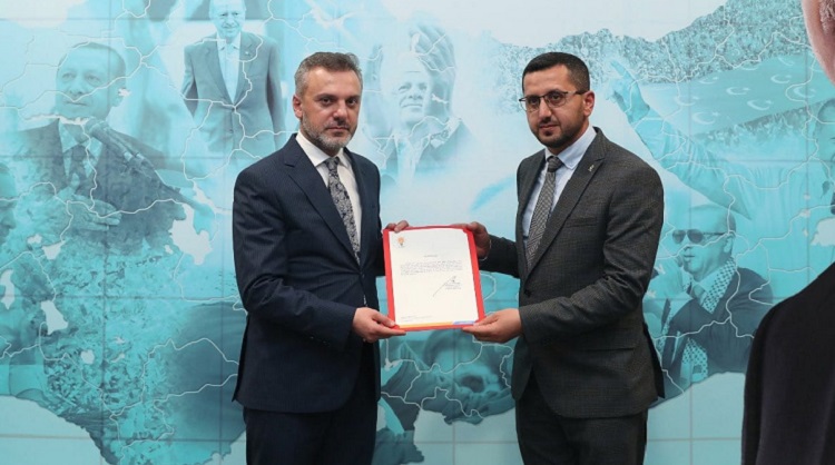 AK PARTİDE ÜÇ İLÇEYE ATAMA YAPILDI