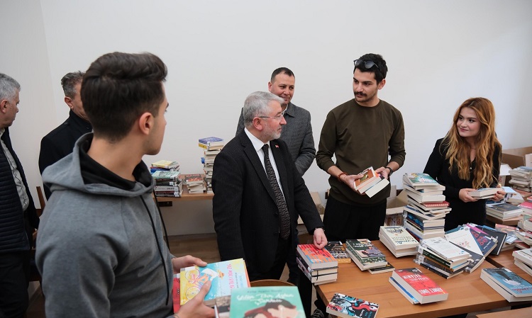 KÜTÜPHANEDE SONA YAKLAŞILDI