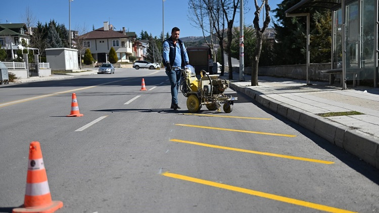 YOL ÇİZGİ ÇALIŞMASI YAPILIYOR