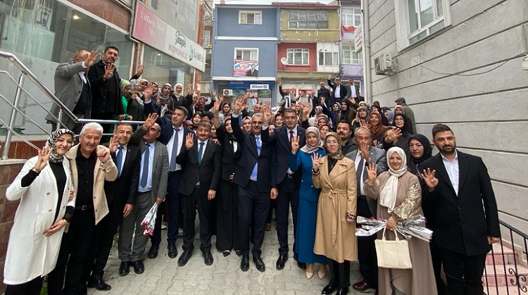 GİRMEDİK KAPI SIKMADIK EL BIRAKMIYORUZ
