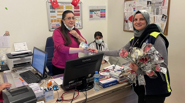 SAĞLIK ÇALIŞANLARINI UNUTMADILAR