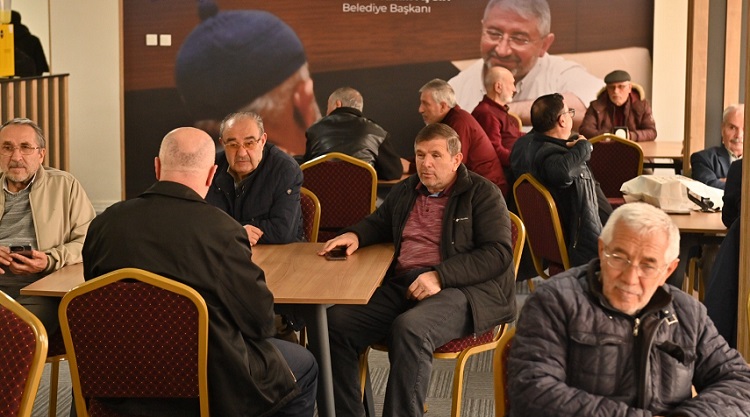EMEKLİLER LOKALİNDE KEYİFLER YERİNDE