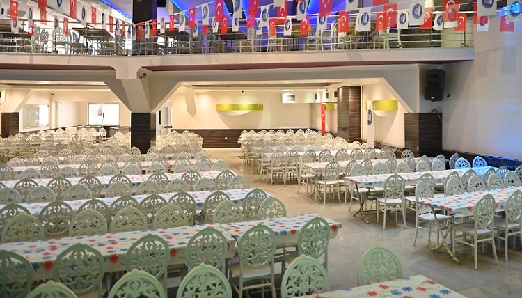 BELEDİYE İFTAR SOFRASI KURDU