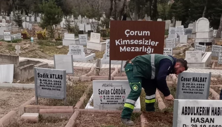 MEZARLIKLAR BAYRAMA HAZIRLANIYOR